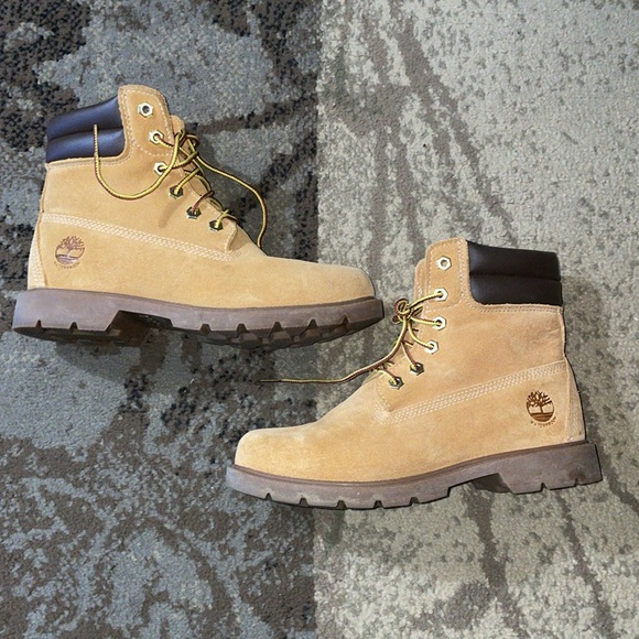 Timberlands WOMENS Size 7 NWOT.  Been in a storage tote for the last year. - Picture 4 of 6